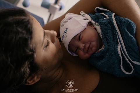 Fotografia de Parto - Newborn - Evelyn Moura Fotografia em Niterói, Rio de Janeiro - ensaio infantil - newborn de recém nascido - partos - parto em niteroi - registro de parto - maternidade são francisco - parto normal - parto humanizado - andrea barbosa '