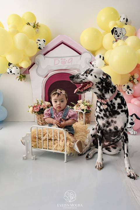 Ensaio de Acompanhamento de bebê. Evelyn Moura Fotografia. Fotógrafa em Niterói, Rio de Janeiro. Newborn. Festa infantil - Smash the cake - Smash the fruit - bebê - ensaio de 1 ano - viral - disney - festa de aniversário - 101 dalmatas disney - floresta '