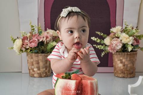 Ensaio de Acompanhamento de bebê. Evelyn Moura Fotografia. Fotógrafa em Niterói, Rio de Janeiro. Newborn. Festa infantil - Smash the cake - Smash the fruit - bebê - ensaio de 1 ano - viral - disney - festa de aniversário - 101 dalmatas disney - floresta '