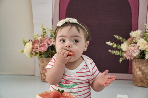 Ensaio de Acompanhamento de bebê. Evelyn Moura Fotografia. Fotógrafa em Niterói, Rio de Janeiro. Newborn. Festa infantil - Smash the cake - Smash the fruit - bebê - ensaio de 1 ano - viral - disney - festa de aniversário - 101 dalmatas disney - floresta '