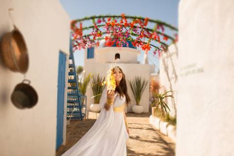 Deusa grega fazendo magia. Sessão fotográfica de 15 anos feito pelo fotógrafo Rafael Ohana em Brasília-DF'