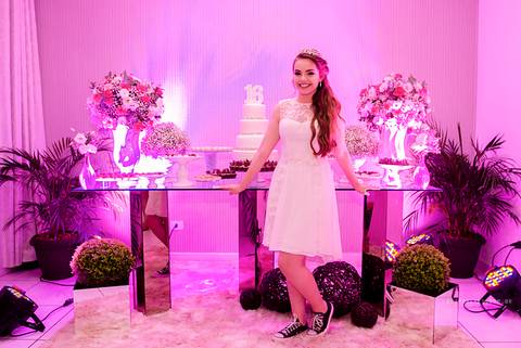 Festa de 15 anos rosa, festa de  15 anos dos sonhos, decoração rosa, princesa, festa de 15 anos fazenda rio grande e mandirituba'