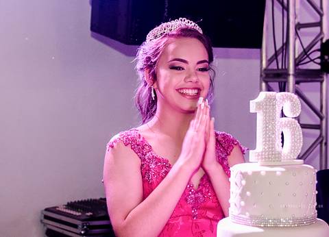 Festa de 15 anos rosa, festa de  15 anos dos sonhos, decoração rosa, princesa, festa de 15 anos fazenda rio grande e mandirituba'