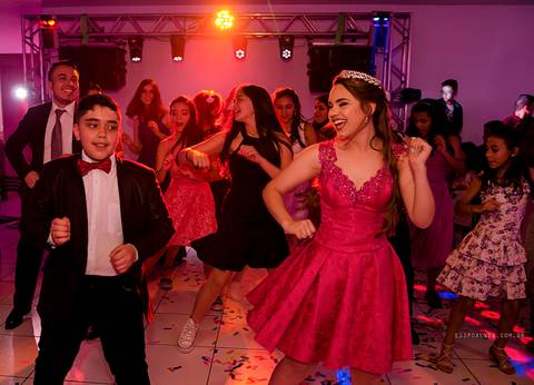 Festa de 15 anos rosa, festa de  15 anos dos sonhos, decoração rosa, princesa, festa de 15 anos fazenda rio grande e mandirituba'