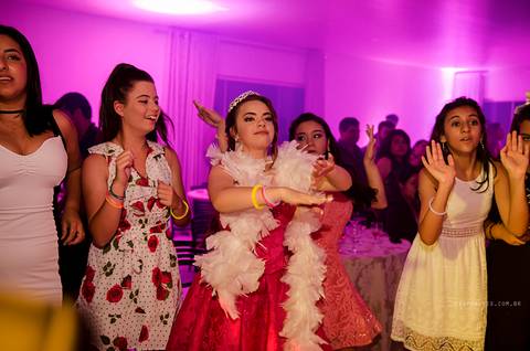 Festa de 15 anos rosa, festa de  15 anos dos sonhos, decoração rosa, princesa, festa de 15 anos fazenda rio grande e mandirituba'