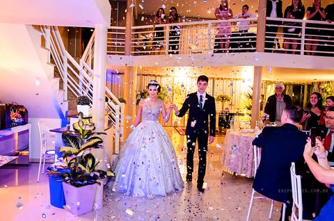 festa 15 anos, making off debutante, fotografo fazenda rio grande, fotografo mandirituba, fotografo curitiba, festa restaurante terra pampeana, debutante, princesa, 15 anos,  vestido debutante, vestido princesa.'