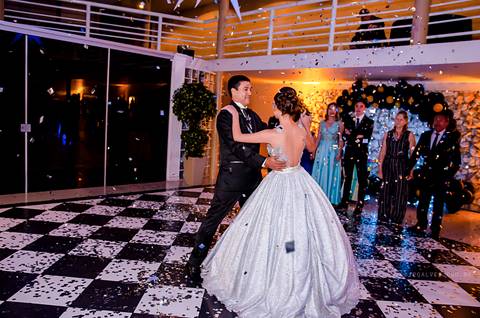 festa 15 anos, making off debutante, fotografo fazenda rio grande, fotografo mandirituba, fotografo curitiba, festa restaurante terra pampeana, debutante, princesa, 15 anos,  vestido debutante, vestido princesa.'