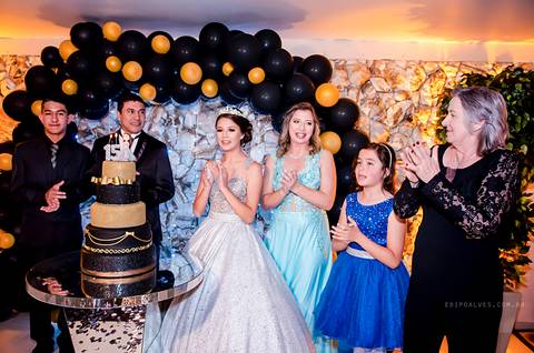 festa 15 anos, making off debutante, fotografo fazenda rio grande, fotografo mandirituba, fotografo curitiba, festa restaurante terra pampeana, debutante, princesa, 15 anos,  vestido debutante, vestido princesa.'