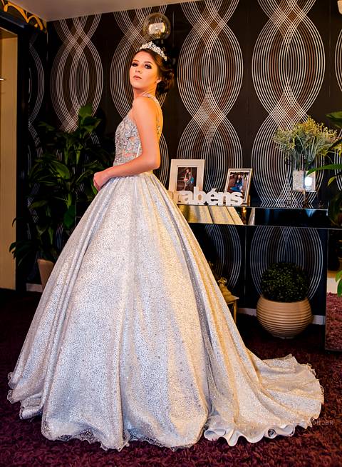 festa 15 anos, making off debutante, fotografo fazenda rio grande, fotografo mandirituba, fotografo curitiba, festa restaurante terra pampeana, debutante, princesa, 15 anos,  vestido debutante, vestido princesa.'