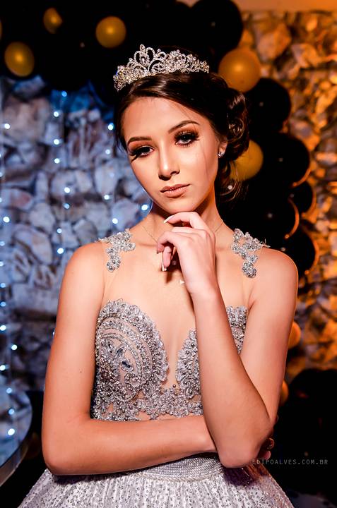 festa 15 anos, making off debutante, fotografo fazenda rio grande, fotografo mandirituba, fotografo curitiba, festa restaurante terra pampeana, debutante, princesa, 15 anos,  vestido debutante, vestido princesa.'