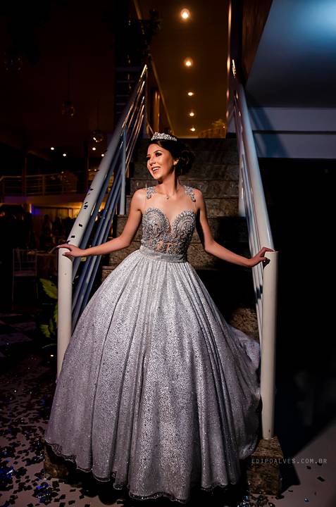 festa 15 anos, making off debutante, fotografo fazenda rio grande, fotografo mandirituba, fotografo curitiba, festa restaurante terra pampeana, debutante, princesa, 15 anos,  vestido debutante, vestido princesa.'