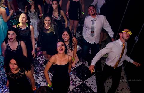 festa 15 anos, making off debutante, fotografo fazenda rio grande, fotografo mandirituba, fotografo curitiba, festa restaurante terra pampeana, debutante, princesa, 15 anos,  vestido debutante, vestido princesa.'