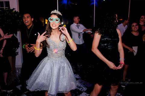 festa 15 anos, making off debutante, fotografo fazenda rio grande, fotografo mandirituba, fotografo curitiba, festa restaurante terra pampeana, debutante, princesa, 15 anos,  vestido debutante, vestido princesa.'