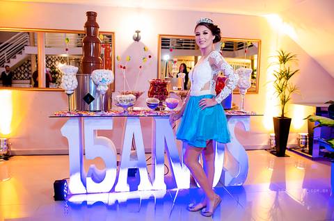 festa 15 anos, making off debutante, fotografo fazenda rio grande, fotografo mandirituba, fotografo curitiba, festa restaurante terra pampeana, debutante, princesa, 15 anos,  vestido debutante, vestido princesa.'