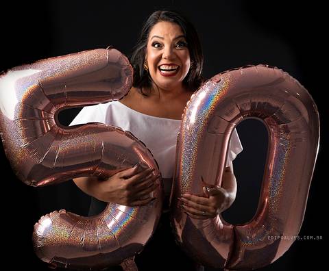 Ensaio feminino, ensaio de 50 anos, ensaio em studio, mulheres maduras, fotografo fazenda rio grande,  fotografo em curitiba, studio fotográfico em fazenda rio grande, studio fotográfico.'
