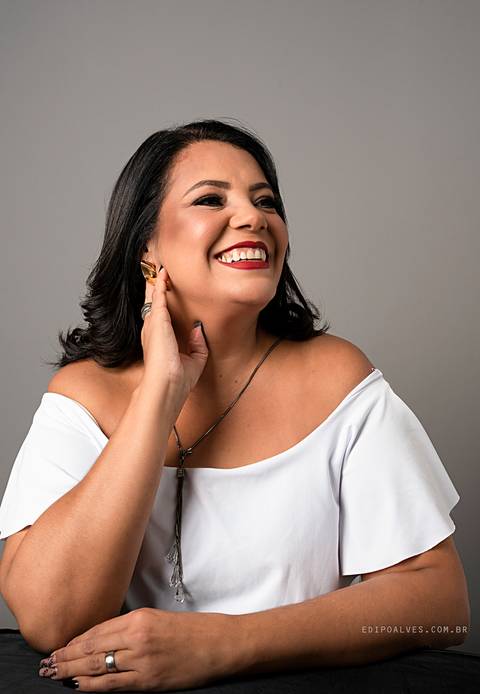 Ensaio feminino, ensaio de 50 anos, ensaio em studio, mulheres maduras, fotografo fazenda rio grande,  fotografo em curitiba, studio fotográfico em fazenda rio grande, studio fotográfico.'
