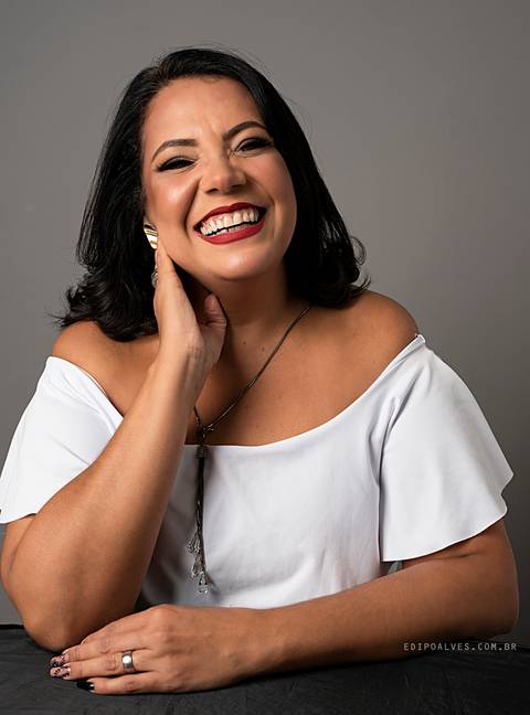 Ensaio feminino, ensaio de 50 anos, ensaio em studio, mulheres maduras, fotografo fazenda rio grande,  fotografo em curitiba, studio fotográfico em fazenda rio grande, studio fotográfico.'