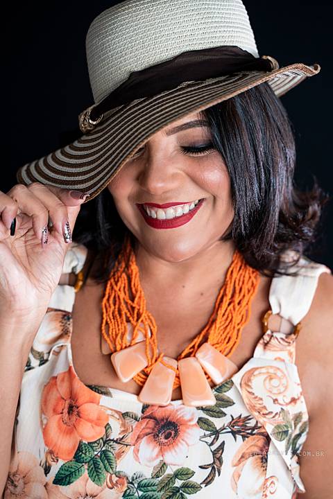 Ensaio feminino, ensaio de 50 anos, ensaio em studio, mulheres maduras, fotografo fazenda rio grande,  fotografo em curitiba, studio fotográfico em fazenda rio grande, studio fotográfico.'