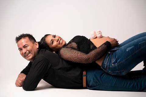 ensaio fotográfico, fotos gestante, lugares para fotos em Curitiba, figurino gestante, fotos gestante em studio, gestante em parque, gestante em curitiba, fotografo de gestante, fotografo fazenda rio grande, fotografo Curitiba, lugar para ensaio gestante'