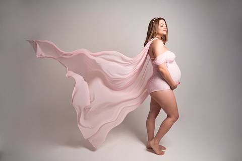 lugares para fotos em Curitiba, ideias para fot book gestante, ensaio gestante, fotografo fazenda rio grande, estudio fotografico fazenda rio grande, studio fotografico, fotos gestante em studio, fotos gestante, new born, Book gestante fazenda rio grande'