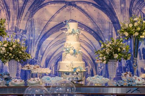 Agora um pouco mais perto, para apreciarmos esse lindo bolo!'