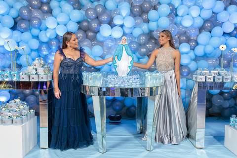 Ela e suas duas Mães!'