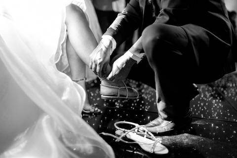 A troca de sapatos, sendo feita por seu Pai André!'