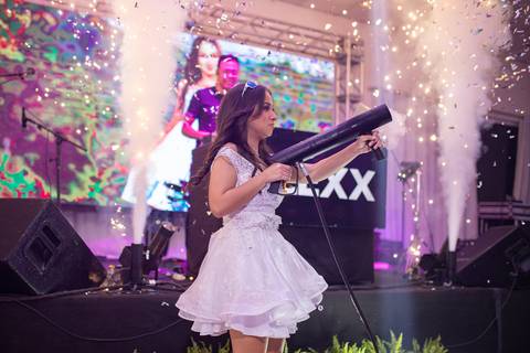 Dj Alexx dando mais um show de pirotecnia!'