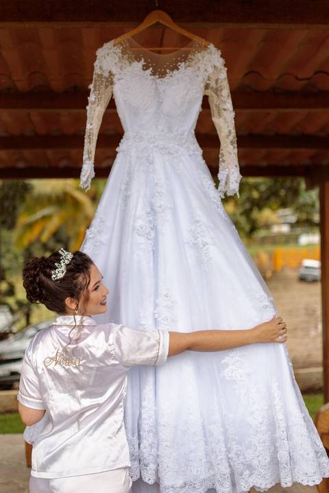 Olha a felicidade da Shirley, minutos antes de vestir o seu lindo vestido de noiva!'