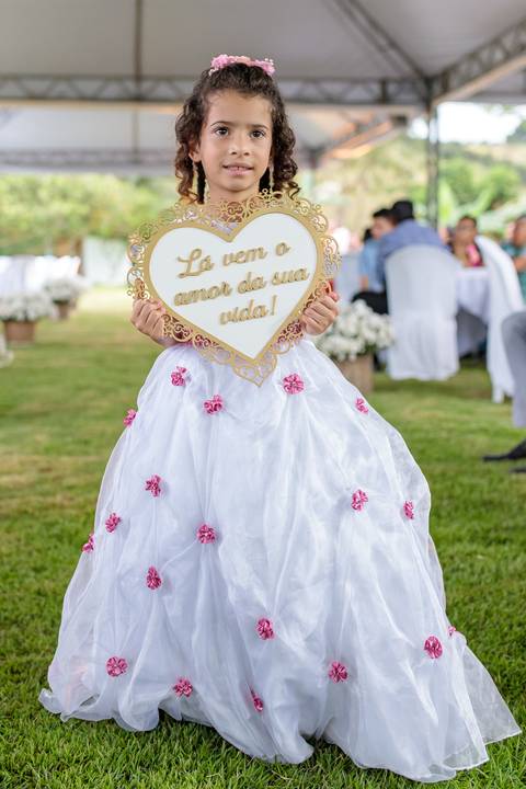 Lá vem a noiva e toda a sua beleza!'