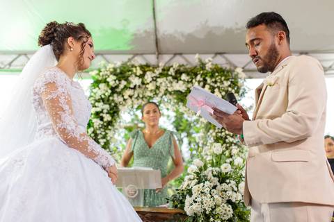 O Thyago teve que por várias vezes, para e respirar fundo, para poder concluir os seus votos!'