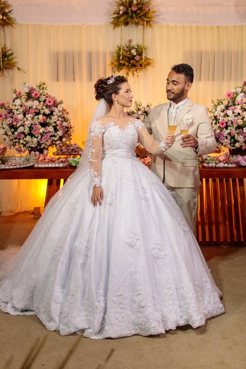 O grande brinde do casal!'