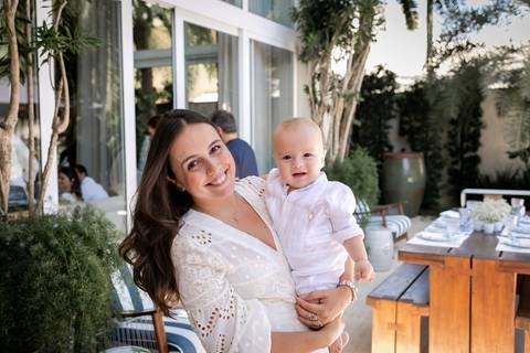 mamãe e Vicente pós batismo'