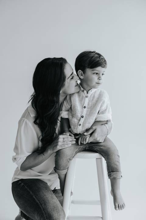 ensaio mãe e filho em estúdio na barra da tijuca'