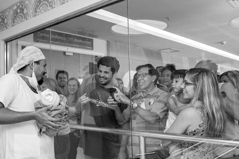 parto, nascimento, vida, baby, nené, recém nascido, pais, mãe, filho, pai, família, amigos, espera, a hora da chegada, hospital, perinatal, rio de janeiro, fotografia de amor, fotografia de família, newborn, cesár'