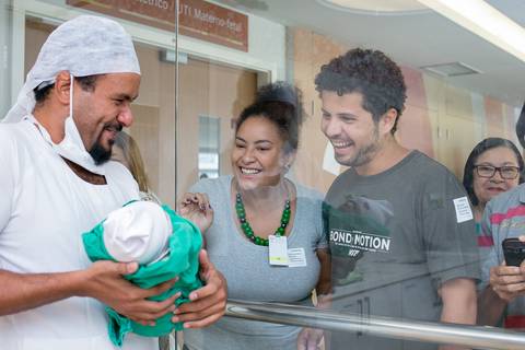 parto, nascimento, vida, baby, nené, recém nascido, pais, mãe, filho, pai, família, amigos, espera, a hora da chegada, hospital, perinatal, rio de janeiro, fotografia de amor, fotografia de família, newborn, cesár'