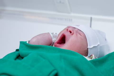 parto, nascimento, vida, baby, nené, recém nascido, pais, mãe, filho, pai, família, amigos, espera, a hora da chegada, hospital, perinatal, rio de janeiro, fotografia de amor, fotografia de família, newborn, cesár'