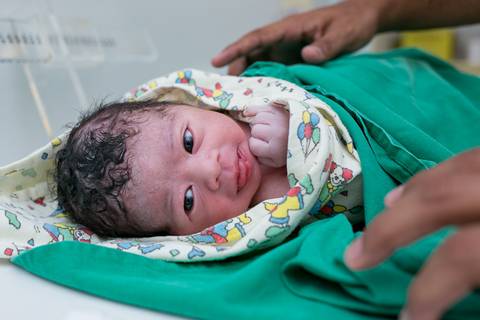 parto, nascimento, vida, baby, nené, recém nascido, pais, mãe, filho, pai, família, amigos, espera, a hora da chegada, hospital, perinatal, rio de janeiro, fotografia de amor, fotografia de família, newborn, cesár'
