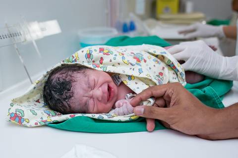 parto, nascimento, vida, baby, nené, recém nascido, pais, mãe, filho, pai, família, amigos, espera, a hora da chegada, hospital, perinatal, rio de janeiro, fotografia de amor, fotografia de família, newborn, cesár'