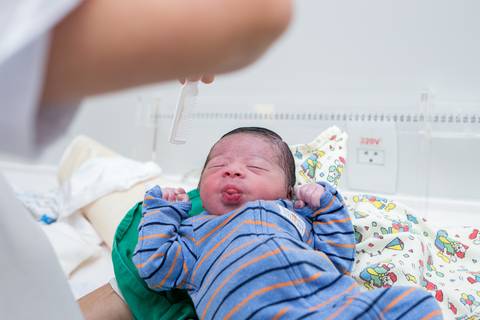 parto, nascimento, vida, baby, nené, recém nascido, pais, mãe, filho, pai, família, amigos, espera, a hora da chegada, hospital, perinatal, rio de janeiro, fotografia de amor, fotografia de família, newborn, cesár'