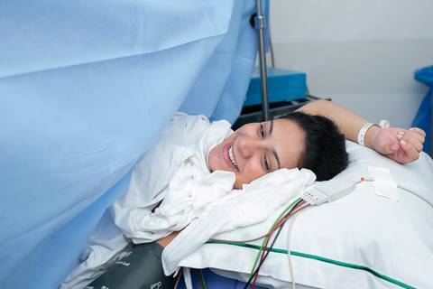 fotografia de parto, fotógrafa de parto, birth photographer, birth photography, cesarean, mãe, pai, família, amigos, casa de saúde são josé, rio de janeiro, maternidade, gestação, últimos minu'