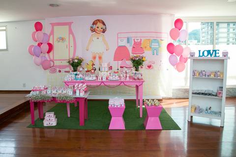 decoração, festa de menina, mundo cor de rosa, paper doll, parabéns, três anos, amigos, família, amor, felicidade, bagunça, circo, pintura, cowboy, parabéns, bolo, bonecas'