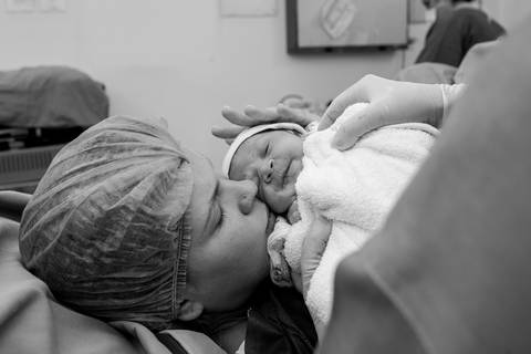 parto normal, fotografia de parto, birth photography, born, baby, mãe, fotografia de amor, família, nascimento'