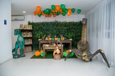 festa infantil, rio de janeiro, festa de menino, dinossauros, decoração, família, bolo, parabéns, fotografia de família'
