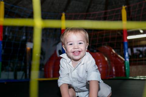 festa infantil, rio de janeiro, festa de menino, dinossauros, decoração, família, bolo, parabéns, fotografia de família'