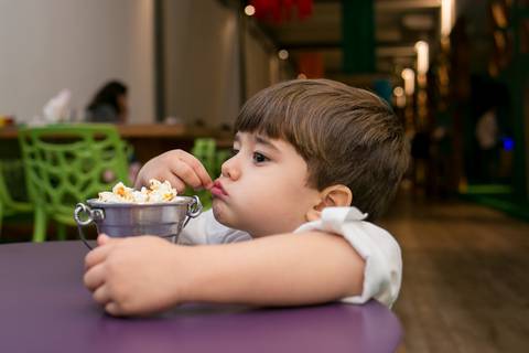 bico pra comer pipoca'