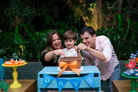 pode enfiar a mão no bolo?'