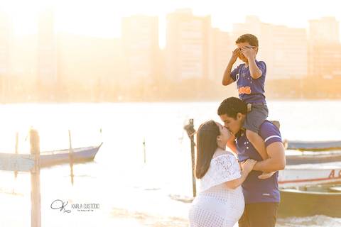 gestante, gestação grávida, mãe, praia, beach filho amor companheirismo irão cruzeiro casal pai família'