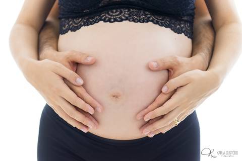 fotografia, sessão de foto, ensaio gestante,estúdio, delicadeza, branco, pureza, mãe, céu azul, Vitória, Vila Velha, '