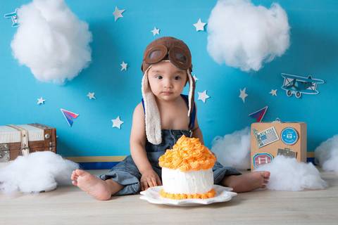 smash the cake, ensaio infantil, fotografia de criança, bebê, nenê, comemorando 1 ano, criança de 1 ano, kids, estúdio fotográfico na mooca, fotos de família, formas de comemorar o primeiro aniversário, leão studio, flávio leão , aviador'